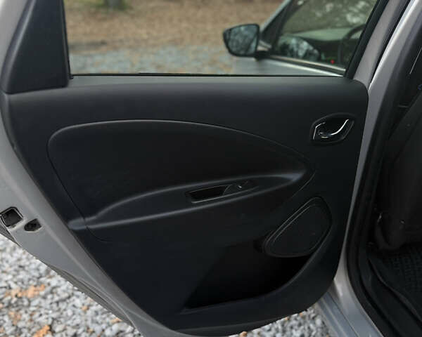 Сірий Рено Зое, об'ємом двигуна 0 л та пробігом 160 тис. км за 8499 $, фото 15 на Automoto.ua