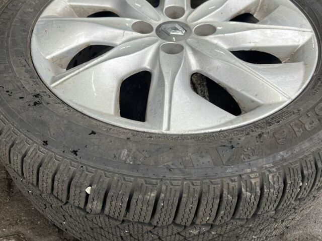 Серый Рено Зое, объемом двигателя 0 л и пробегом 85 тыс. км за 9800 $, фото 12 на Automoto.ua