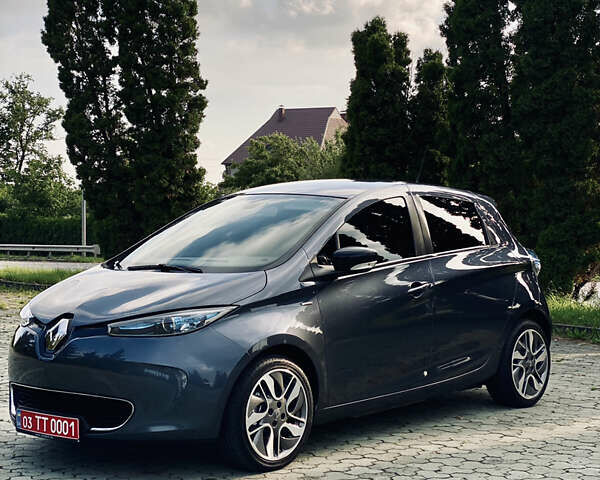 Серый Рено Зое, объемом двигателя 0 л и пробегом 89 тыс. км за 10200 $, фото 9 на Automoto.ua