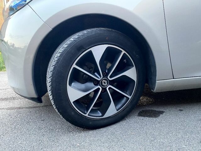 Серый Рено Зое, объемом двигателя 0 л и пробегом 162 тыс. км за 8800 $, фото 3 на Automoto.ua