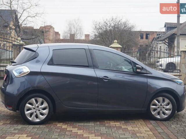 Серый Рено Зое, объемом двигателя 0 л и пробегом 182 тыс. км за 8200 $, фото 7 на Automoto.ua