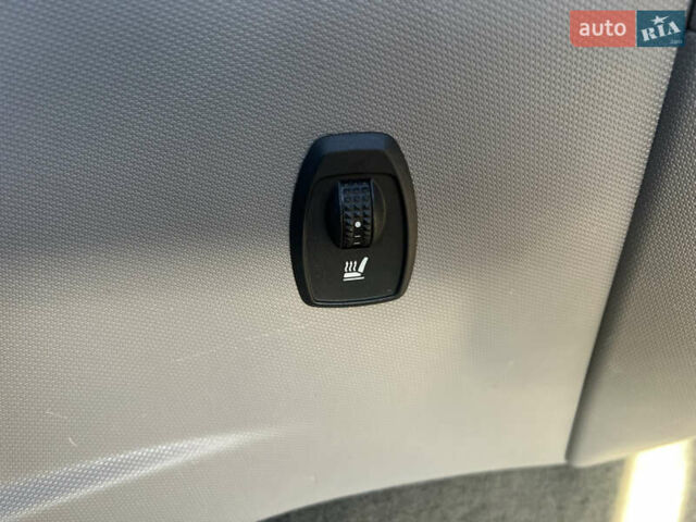 Серый Рено Зое, объемом двигателя 0 л и пробегом 108 тыс. км за 8500 $, фото 12 на Automoto.ua