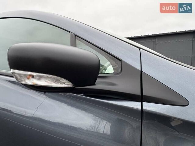 Серый Рено Зое, объемом двигателя 0 л и пробегом 62 тыс. км за 9500 $, фото 14 на Automoto.ua