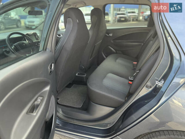 Серый Рено Зое, объемом двигателя 0 л и пробегом 160 тыс. км за 8700 $, фото 37 на Automoto.ua