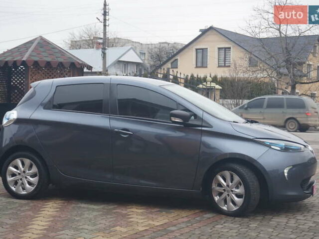 Серый Рено Зое, объемом двигателя 0 л и пробегом 182 тыс. км за 8200 $, фото 6 на Automoto.ua