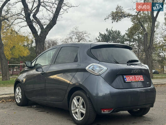 Серый Рено Зое, объемом двигателя 0 л и пробегом 164 тыс. км за 10200 $, фото 4 на Automoto.ua