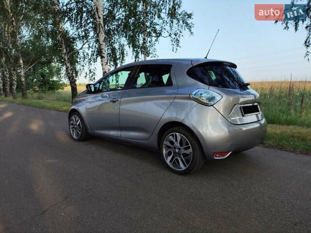 Серый Рено Зое, объемом двигателя 0 л и пробегом 158 тыс. км за 8100 $, фото 6 на Automoto.ua