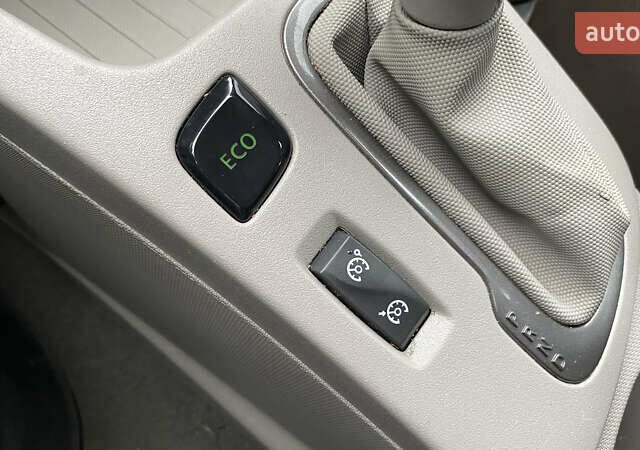 Сірий Рено Зое, об'ємом двигуна 0 л та пробігом 85 тис. км за 9600 $, фото 49 на Automoto.ua