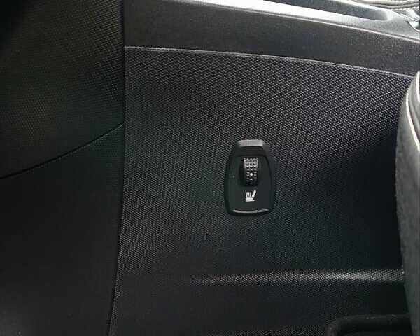 Серый Рено Зое, объемом двигателя 0 л и пробегом 108 тыс. км за 9400 $, фото 23 на Automoto.ua