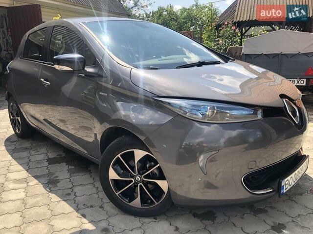 Серый Рено Зое, объемом двигателя 0 л и пробегом 112 тыс. км за 11500 $, фото 8 на Automoto.ua