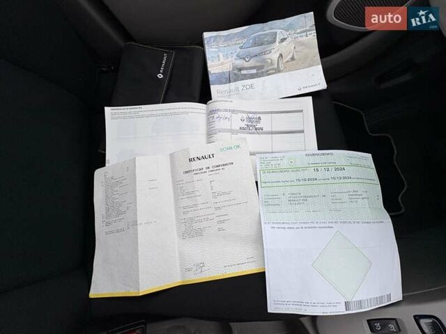 Серый Рено Зое, объемом двигателя 0 л и пробегом 62 тыс. км за 9500 $, фото 43 на Automoto.ua