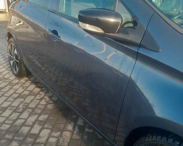 Серый Рено Зое, объемом двигателя 0 л и пробегом 72 тыс. км за 8800 $, фото 6 на Automoto.ua