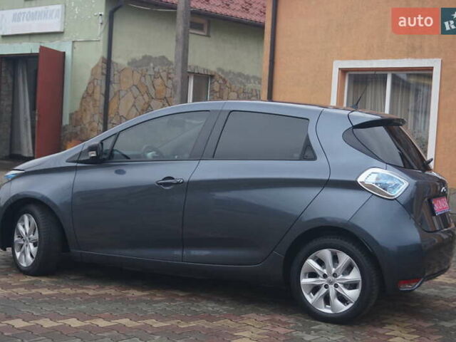 Серый Рено Зое, объемом двигателя 0 л и пробегом 182 тыс. км за 8200 $, фото 13 на Automoto.ua