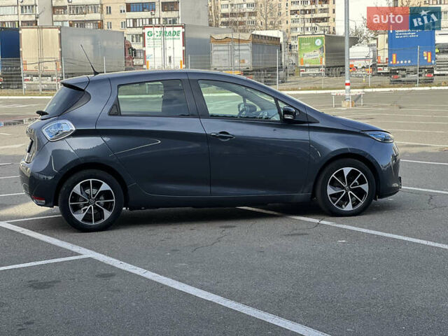 Серый Рено Зое, объемом двигателя 0 л и пробегом 160 тыс. км за 8700 $, фото 5 на Automoto.ua