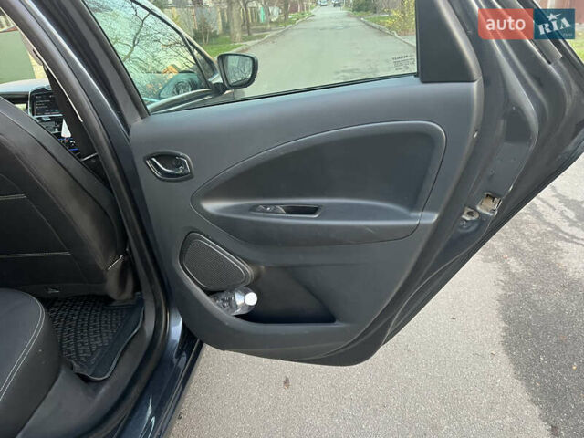 Сірий Рено Зое, об'ємом двигуна 0 л та пробігом 121 тис. км за 9500 $, фото 25 на Automoto.ua