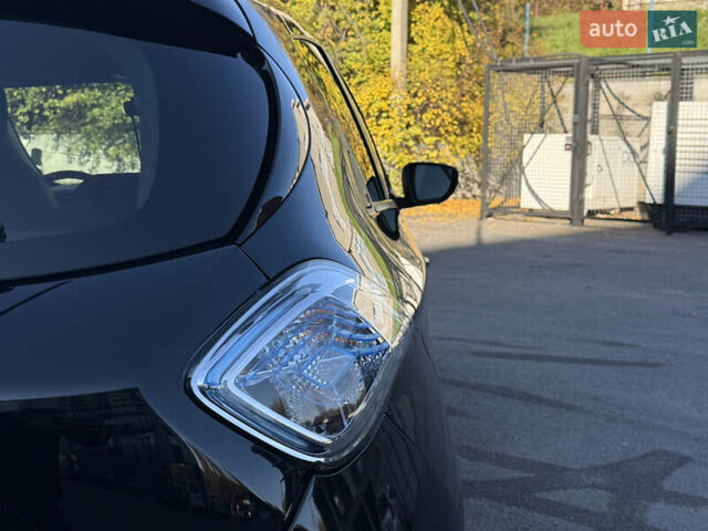 Серый Рено Зое, объемом двигателя 0 л и пробегом 21 тыс. км за 10446 $, фото 28 на Automoto.ua