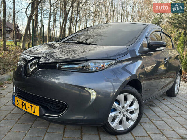 Серый Рено Зое, объемом двигателя 0 л и пробегом 90 тыс. км за 9999 $, фото 4 на Automoto.ua