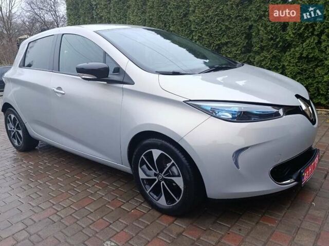 Серый Рено Зое, объемом двигателя 0 л и пробегом 108 тыс. км за 9400 $, фото 10 на Automoto.ua