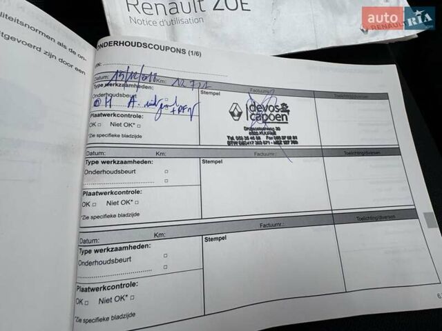 Серый Рено Зое, объемом двигателя 0 л и пробегом 62 тыс. км за 9500 $, фото 44 на Automoto.ua