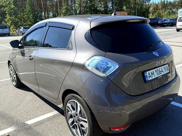 Серый Рено Зое, объемом двигателя 0 л и пробегом 200 тыс. км за 8500 $, фото 3 на Automoto.ua
