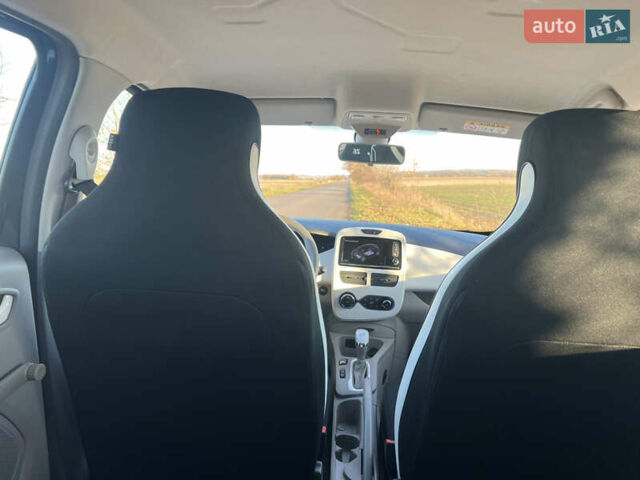 Серый Рено Зое, объемом двигателя 0 л и пробегом 108 тыс. км за 8500 $, фото 20 на Automoto.ua