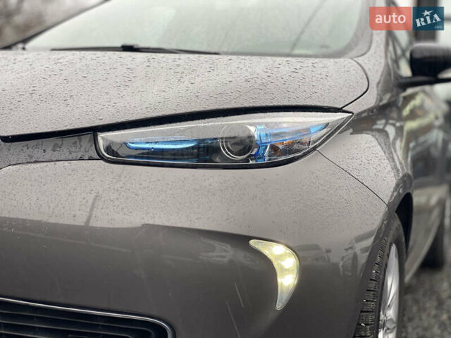 Сірий Рено Зое, об'ємом двигуна 0 л та пробігом 85 тис. км за 9600 $, фото 10 на Automoto.ua