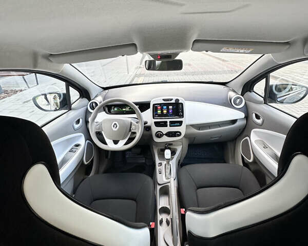 Серый Рено Зое, объемом двигателя 0 л и пробегом 137 тыс. км за 9450 $, фото 9 на Automoto.ua