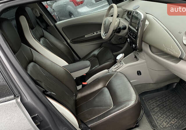 Сірий Рено Зое, об'ємом двигуна 0 л та пробігом 85 тис. км за 9600 $, фото 27 на Automoto.ua