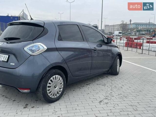 Серый Рено Зое, объемом двигателя 0 л и пробегом 115 тыс. км за 8500 $, фото 9 на Automoto.ua