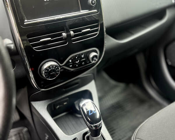 Сірий Рено Зое, об'ємом двигуна 0 л та пробігом 104 тис. км за 9200 $, фото 15 на Automoto.ua