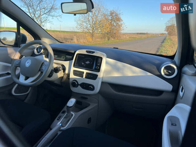 Серый Рено Зое, объемом двигателя 0 л и пробегом 108 тыс. км за 8500 $, фото 15 на Automoto.ua