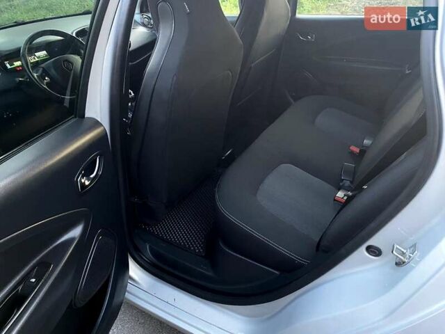 Сірий Рено Зое, об'ємом двигуна 0 л та пробігом 162 тис. км за 8900 $, фото 8 на Automoto.ua