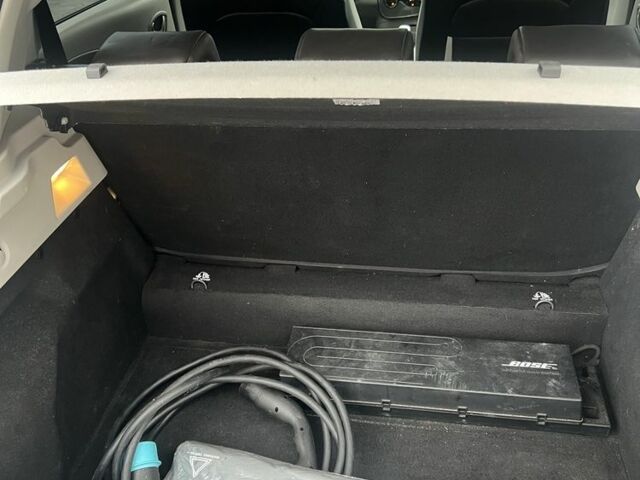 Серый Рено Зое, объемом двигателя 0 л и пробегом 85 тыс. км за 9800 $, фото 10 на Automoto.ua