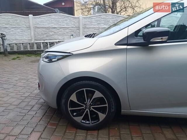 Серый Рено Зое, объемом двигателя 0 л и пробегом 108 тыс. км за 9400 $, фото 32 на Automoto.ua