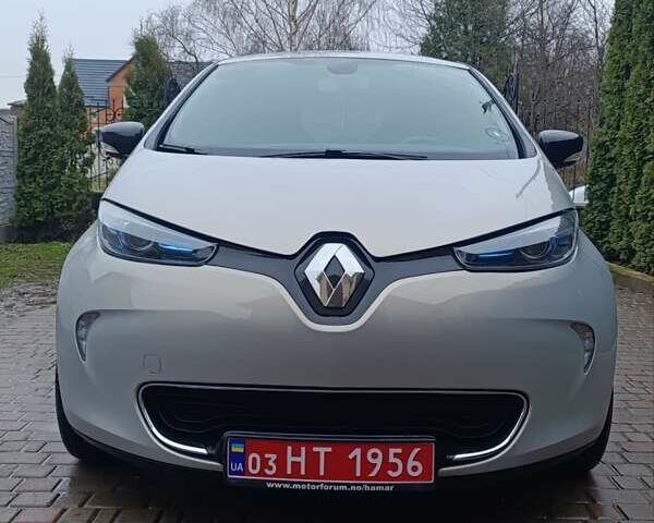 Серый Рено Зое, объемом двигателя 0 л и пробегом 108 тыс. км за 9400 $, фото 45 на Automoto.ua