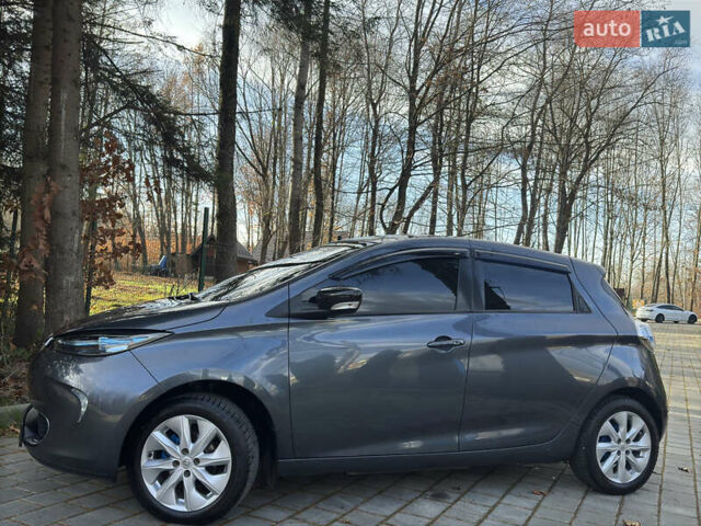 Серый Рено Зое, объемом двигателя 0 л и пробегом 90 тыс. км за 9999 $, фото 7 на Automoto.ua