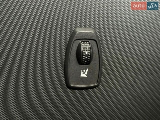 Серый Рено Зое, объемом двигателя 0 л и пробегом 155 тыс. км за 9999 $, фото 63 на Automoto.ua