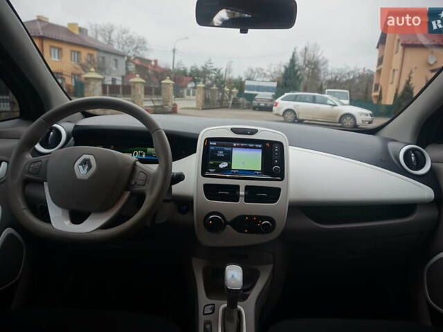 Серый Рено Зое, объемом двигателя 0 л и пробегом 182 тыс. км за 8200 $, фото 48 на Automoto.ua