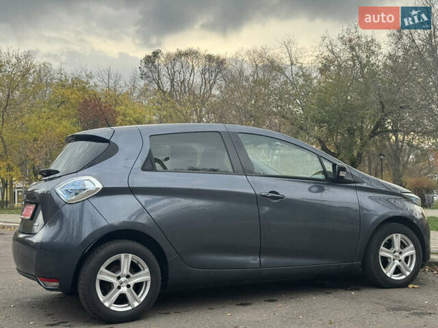 Серый Рено Зое, объемом двигателя 0 л и пробегом 164 тыс. км за 10200 $, фото 2 на Automoto.ua