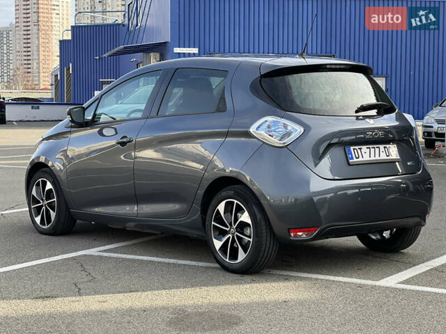 Серый Рено Зое, объемом двигателя 0 л и пробегом 160 тыс. км за 8700 $, фото 12 на Automoto.ua