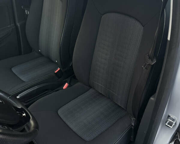 Сірий Рено Зое, об'ємом двигуна 0 л та пробігом 160 тис. км за 8499 $, фото 19 на Automoto.ua