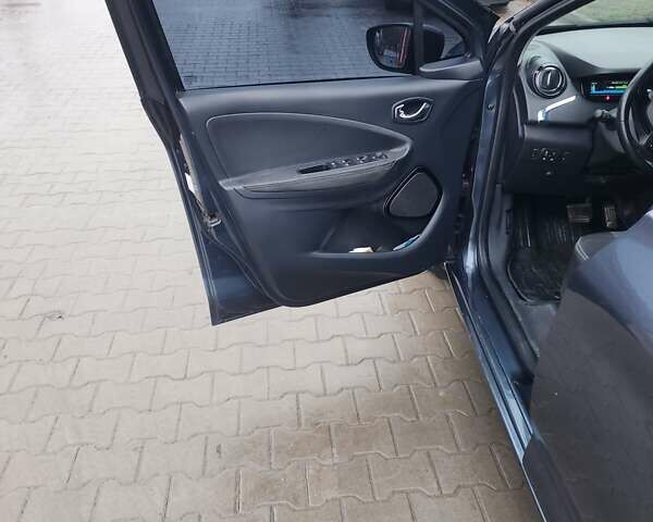 Сірий Рено Зое, об'ємом двигуна 0 л та пробігом 154 тис. км за 7900 $, фото 7 на Automoto.ua