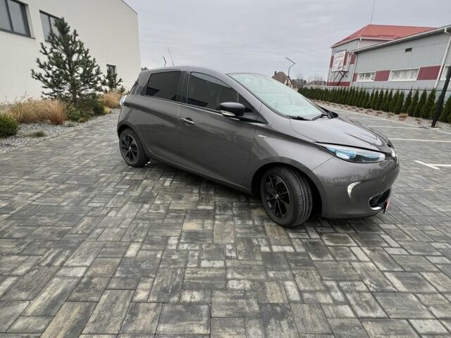 Серый Рено Зое, объемом двигателя 0 л и пробегом 85 тыс. км за 9800 $, фото 9 на Automoto.ua