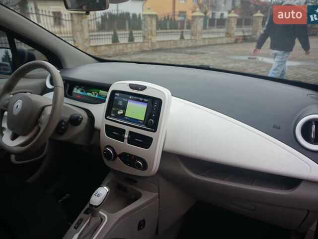Серый Рено Зое, объемом двигателя 0 л и пробегом 182 тыс. км за 8200 $, фото 41 на Automoto.ua