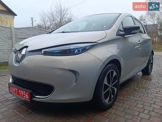 Серый Рено Зое, объемом двигателя 0 л и пробегом 108 тыс. км за 9400 $, фото 35 на Automoto.ua