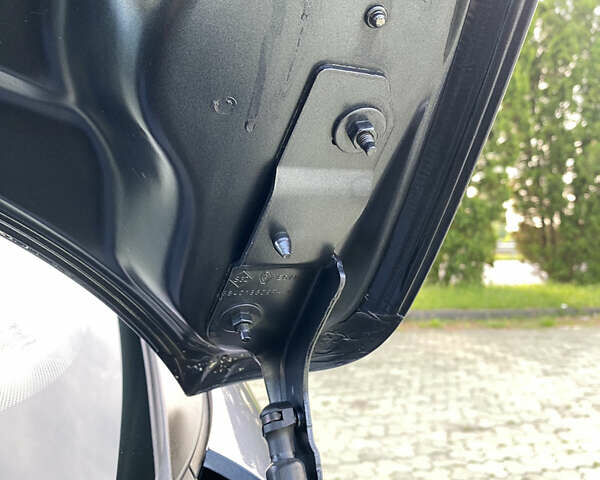Серый Рено Зое, объемом двигателя 0 л и пробегом 89 тыс. км за 10200 $, фото 37 на Automoto.ua