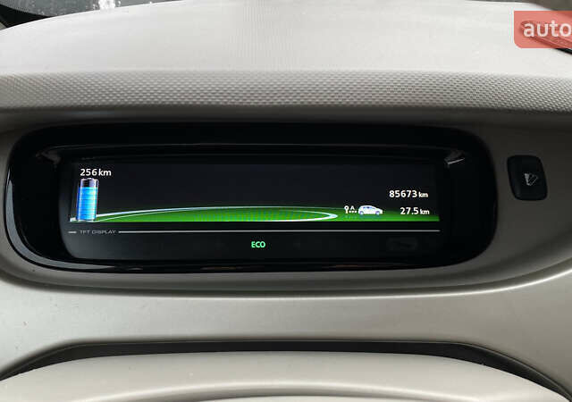 Сірий Рено Зое, об'ємом двигуна 0 л та пробігом 85 тис. км за 9600 $, фото 23 на Automoto.ua