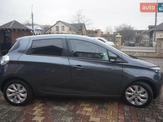 Серый Рено Зое, объемом двигателя 0 л и пробегом 182 тыс. км за 8200 $, фото 18 на Automoto.ua