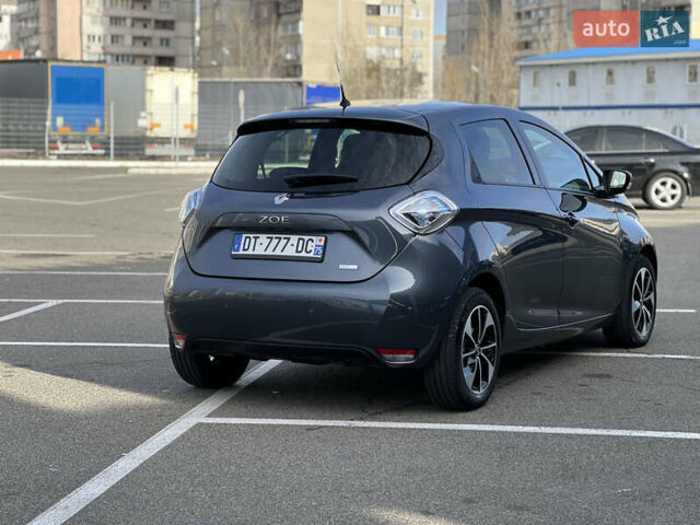 Серый Рено Зое, объемом двигателя 0 л и пробегом 160 тыс. км за 8700 $, фото 8 на Automoto.ua