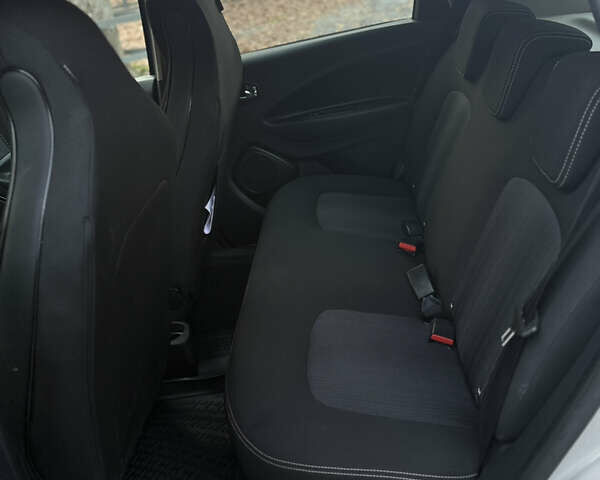 Сірий Рено Зое, об'ємом двигуна 0 л та пробігом 160 тис. км за 8499 $, фото 17 на Automoto.ua